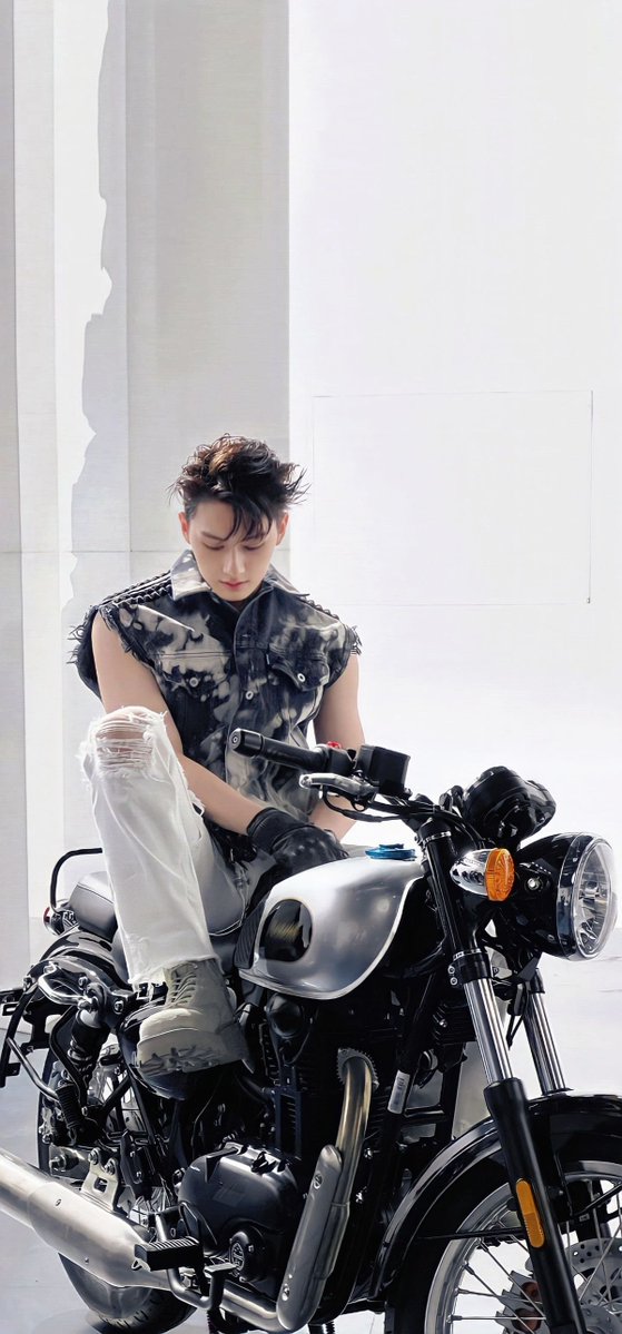 ˙˚°✰yas tweet media