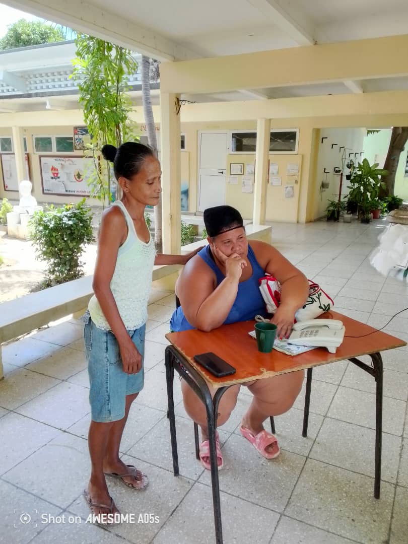 EEJAMCaimanera's tweet photo. En la Semana de La Victoria, la escuela especial Julio Antonio Mella Caimanera cumple con la guardia obrera con responsabilidad y compromiso, fortalecemos la disciplina, la vigilancia colectiva y la conciencia ciudadana.  
 #SemanaDeLaVictoria   #GuardiaObrera #100AñosConFidel https://t.co/bGDqkdb8CD