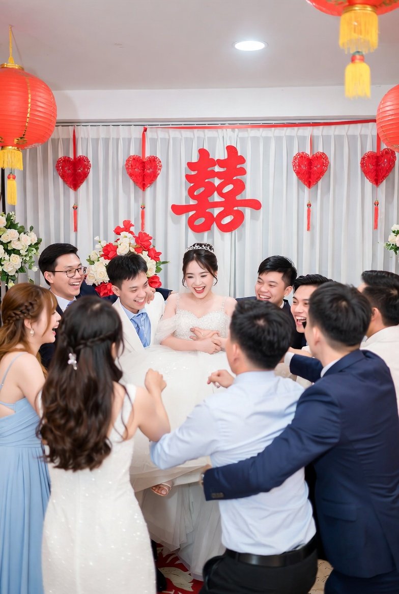 “00后新娘婚礼趣事合集”第一期

00后真的结婚啦！新婚之夜和婚礼现场到底有多好玩？

从接亲游戏到闹洞房，00后玩得也太会整活了吧！

听说有的伴郎团闹得特别狠，欢迎分享～