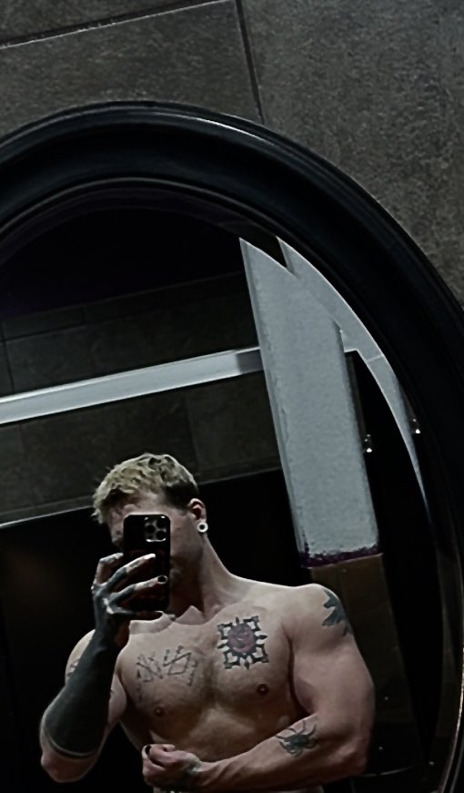 Ghost Type tweet media