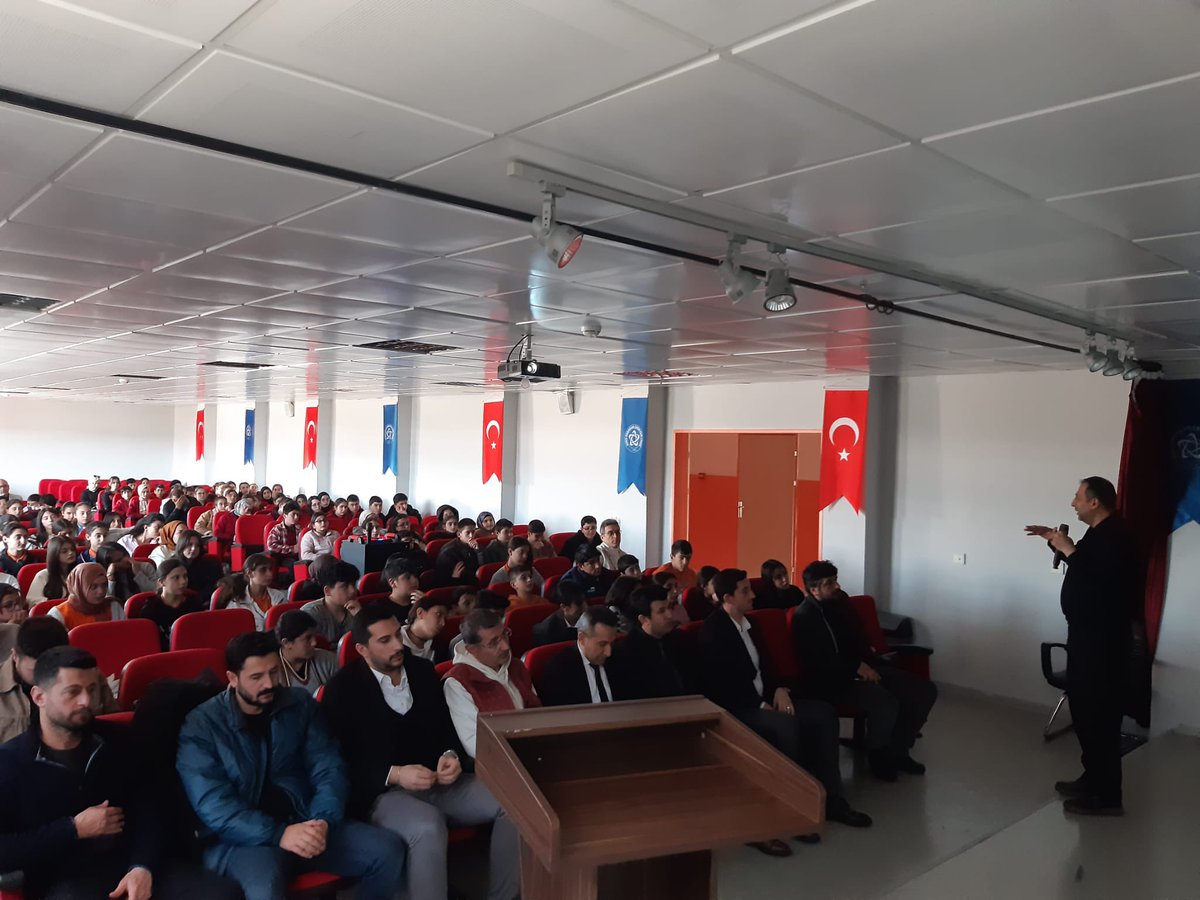 hinismem's tweet photo. 📍 HIBAP ile LGS Sürecine Rehberlik Desteği

Hınıs Başarıyı Artırma Projesi (HIBAP) kapsamında, Palandöken RAM Merkezi Psikolojik Danışmanı M. Fatih Karaman tarafından 8. sınıf öğrencilerimize yönelik LGS rehberlik semineri gerçekleştirildi. 

@Erzurum_Mem @PalandokenRam https://t.co/6bA0SwacR0