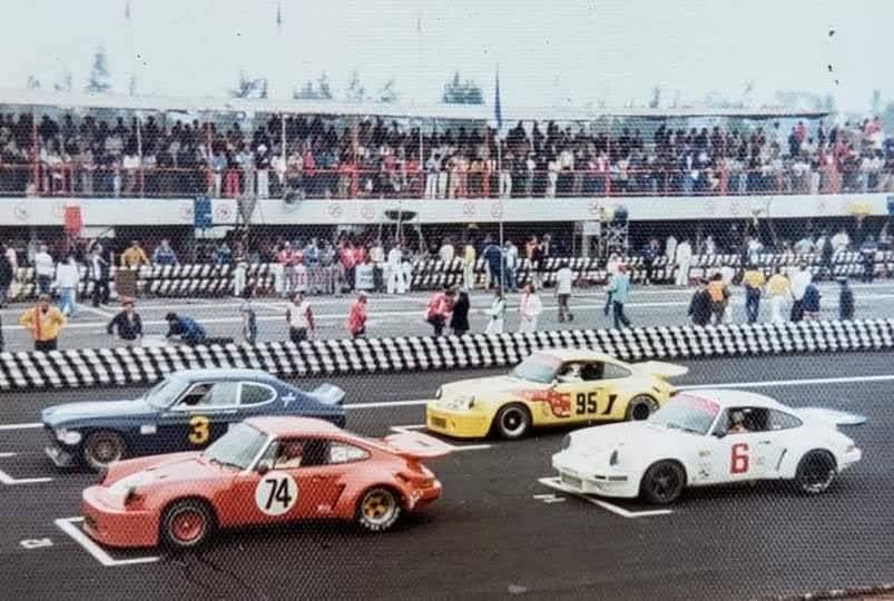 notiauto's tweet image. Corriendo en el Autódromo Hnos. Rodríguez en los 70's

#notiauto #ahr