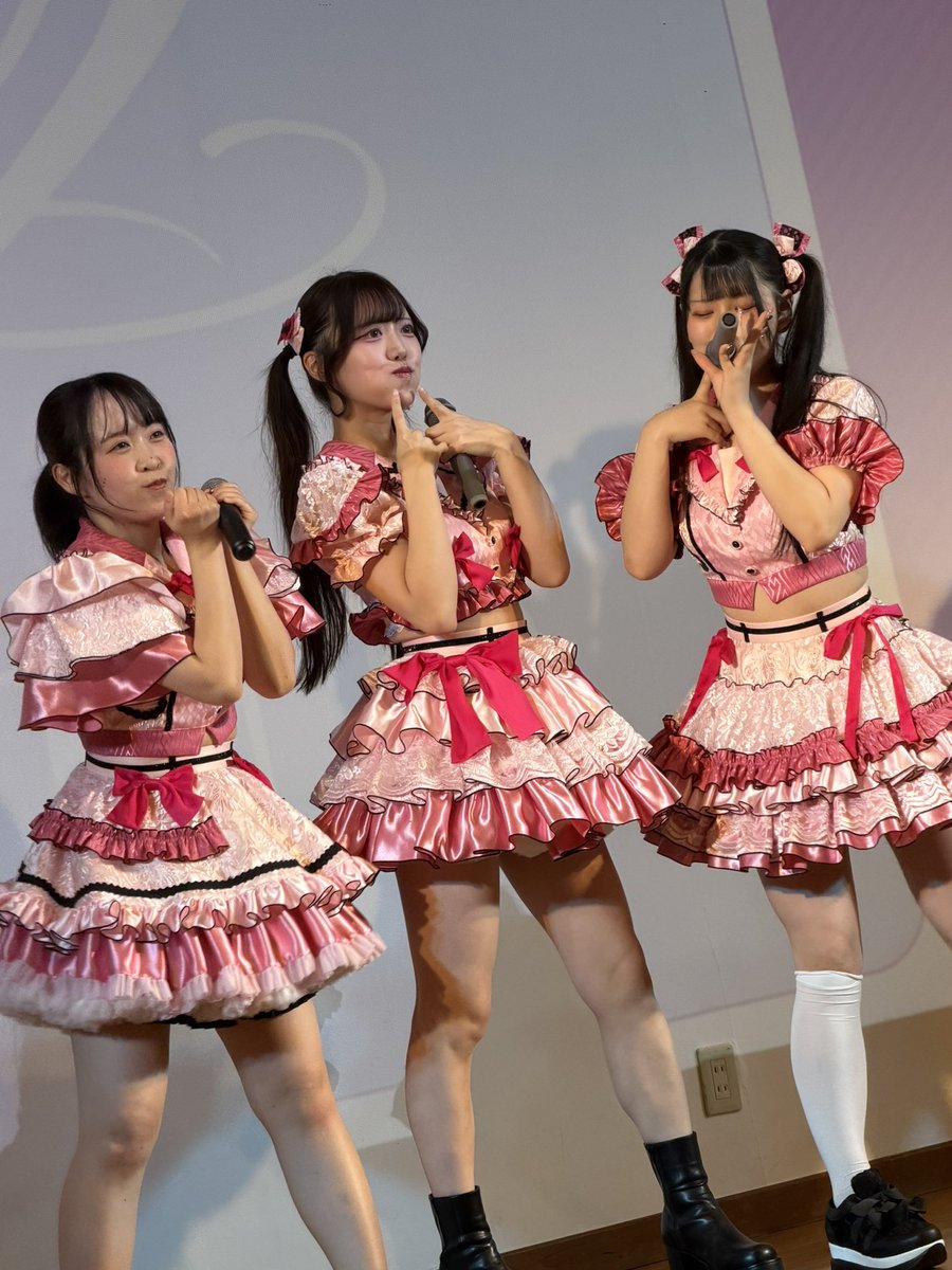 ラース。 tweet media