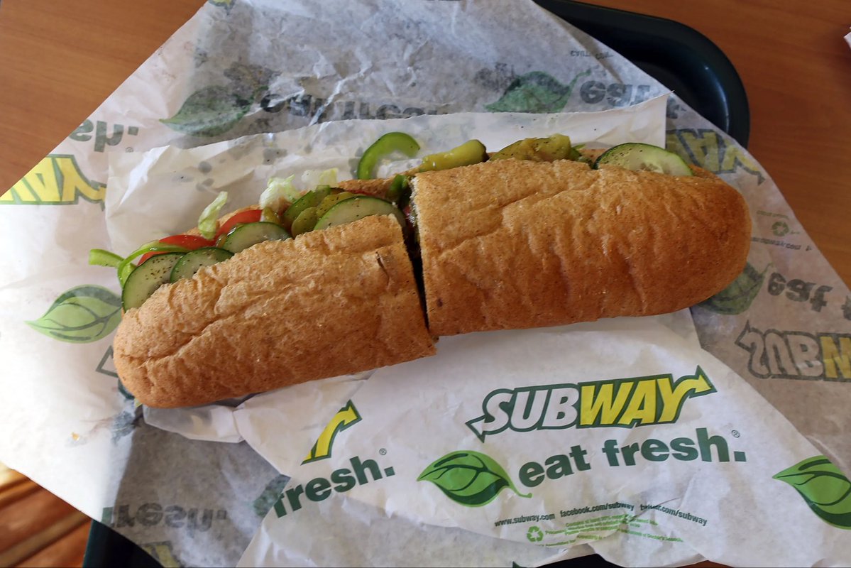 _we_love_food's tweet image. Is Subway still gross?