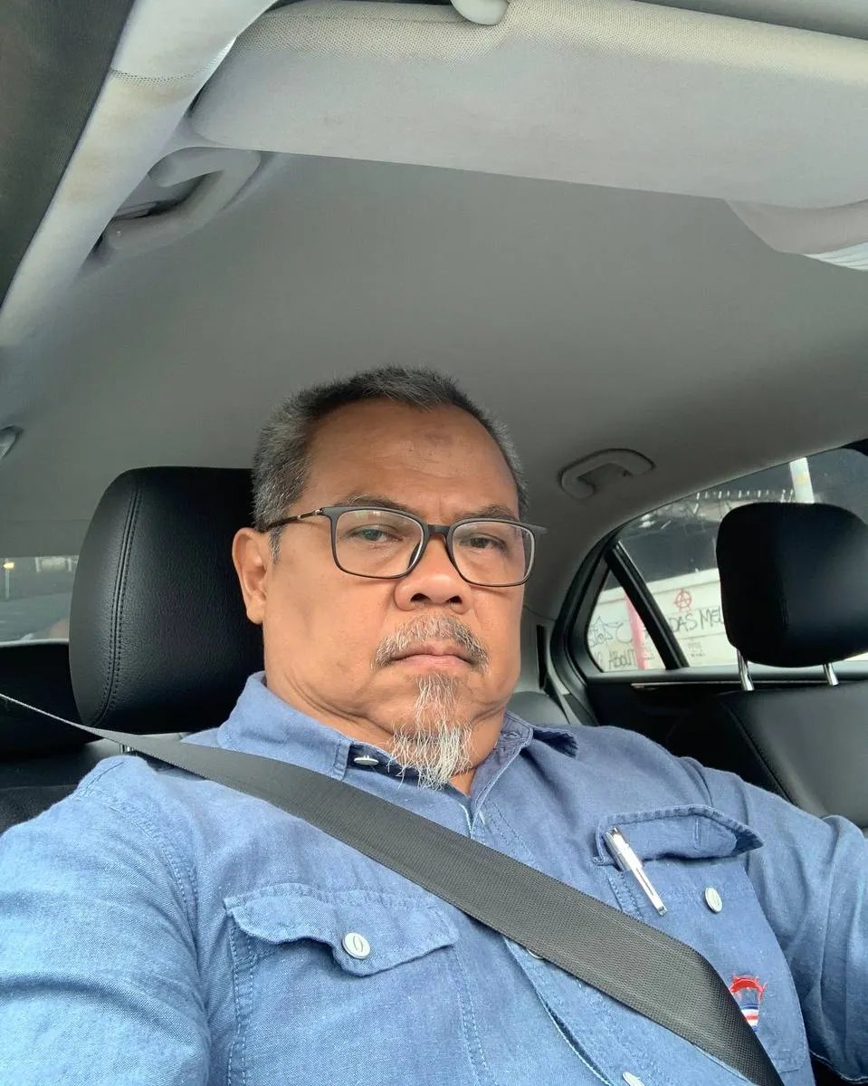 slowdown179909's tweet photo. Bapak Abdullah harlansyah TOP engas paling suka jilatin lubangbelakang sebelum batangnya dijejelin kedalam, engas banget main sama pacarnya

nonton full video klik disini https://t.co/Ll02U9SOfQ https://t.co/2kjPW96Fo4