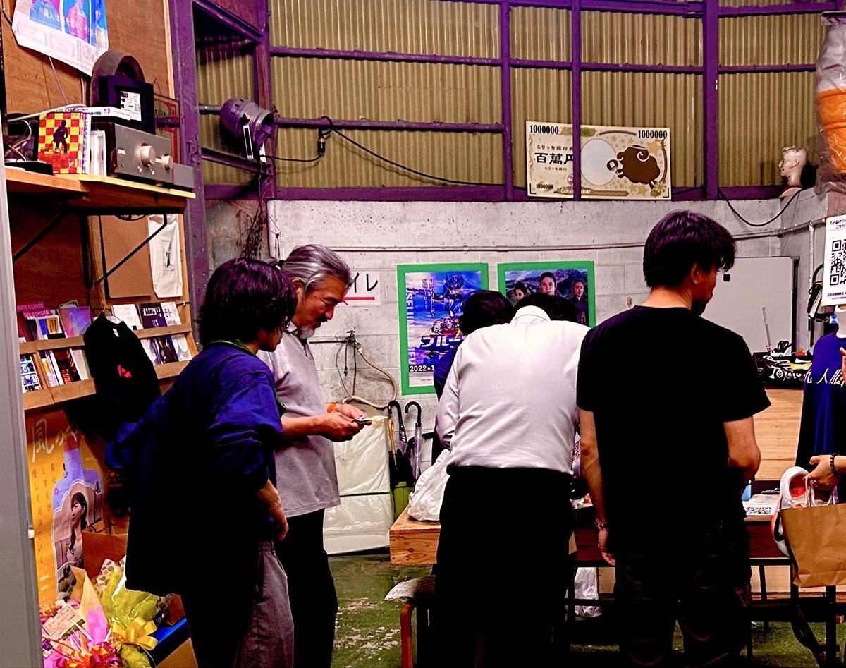 舞台『九人脳』9作品すべての公演が終わりました‼️

去年の11月から企画がスタートして、ついに終了。

と、思いきや‼️
舞台『九人脳』の真髄はこれから😁

アンケート結果の上位三作品のアンコール公演が残っております^_^

今回はどの三作品が残るんでしょうか？

最後の最後までお楽しみ下さい😊