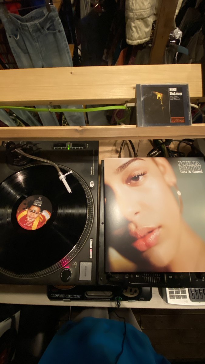 ShuR4xf's tweet photo. 4月一発目はJorja Smithのlost &amp; foundを購入 https://t.co/n3wOtOogMT
