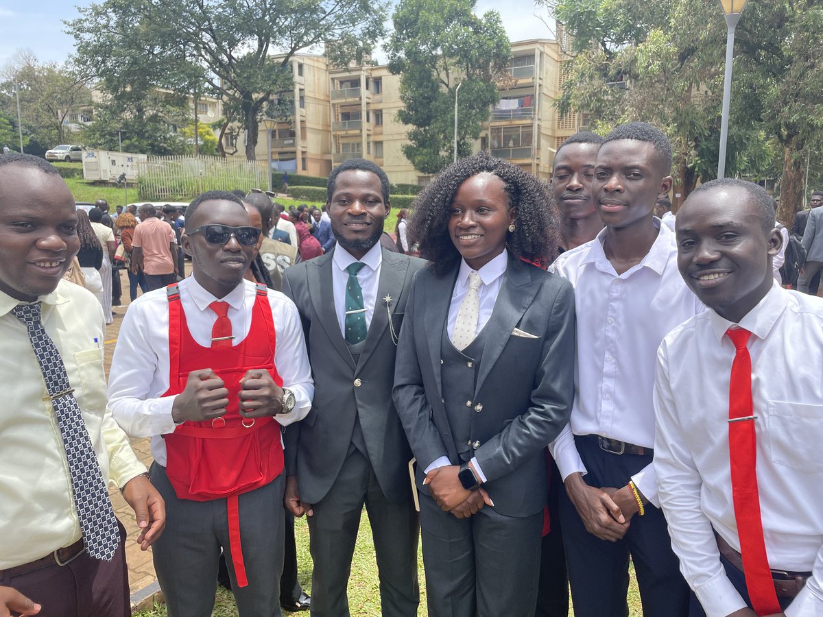 DonPowerz's tweet image. Makerere University has been Graciously Rebooted
#NoCuddles