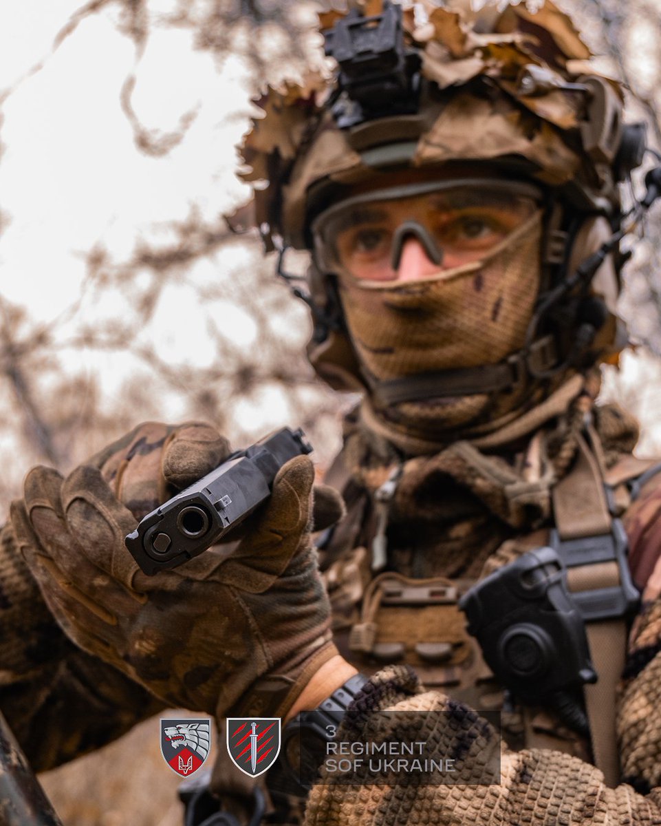 3sofua's tweet photo. The special "vibe" of brotherhood

"When we’re cleaning our weapons, we put some music on, and the guys start dropping their one-liners. It’s vital that everyone in the team feels each other as if we were a single person." #MilitaryBrotherhood #TeamBonding #SOFVibe #EliteForces https://t.co/r1Ne7dTkSZ