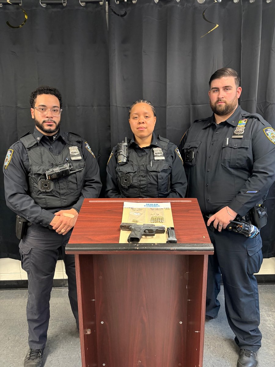NYPDPSA6's tweet photo. Excellent work by our eagle eyed PSA 6 Quality of Life team observing a wanted individual hanging out in front of an establishment . Upon approach the individual resisted officers commands and was arrested after a brief struggle. A loaded firearm was recovered on scene. https://t.co/ygiIwOPT4d