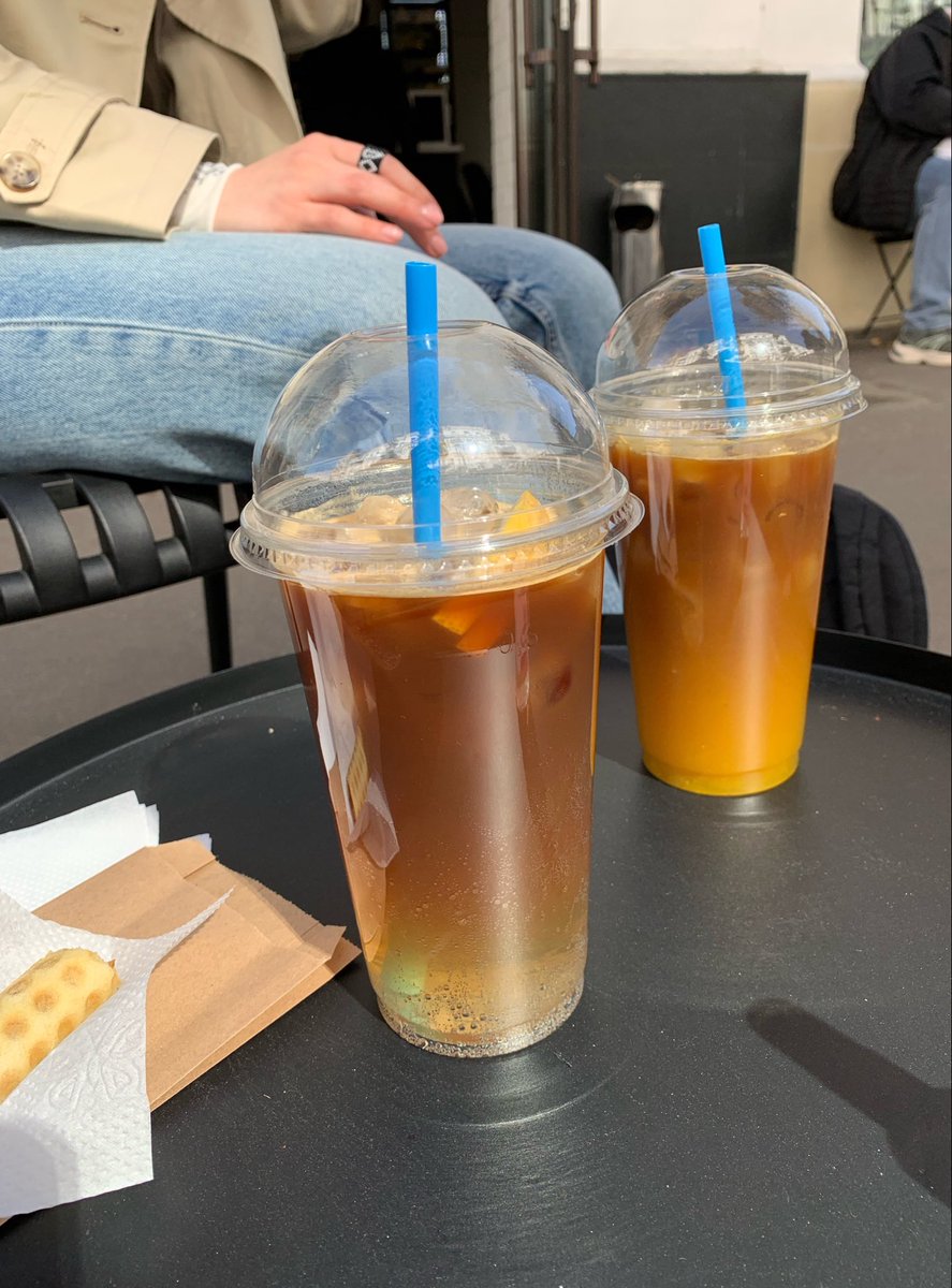 у крапці кави продають смачну холодну каву бідонами