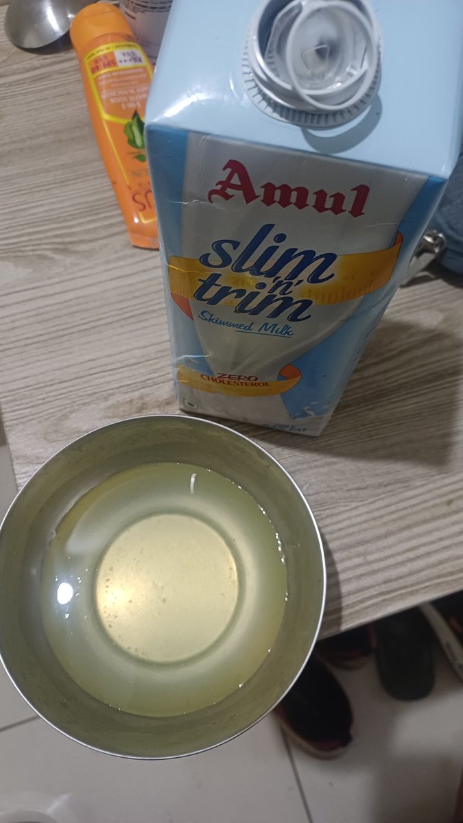 Skyman53578001's tweet image. Just had a really bad experience with a packet of @Amul_Coop it was spoiled.

Please don’t assume packaged milk is always safe. Always check the smell and taste before consuming, even if it’s within the expiry date.

Photos for reference.
#amul #amulproteinleague #protein