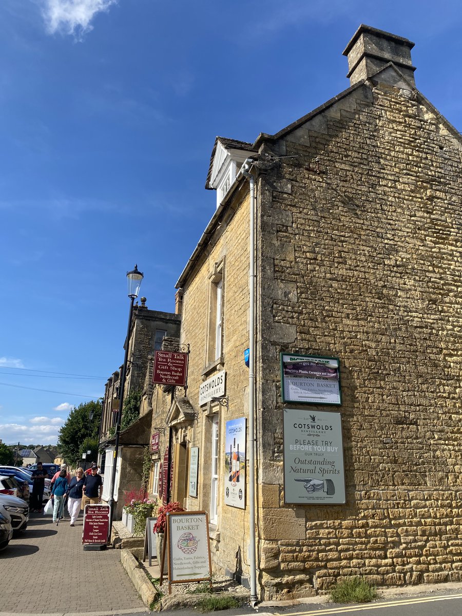 เห็นแล้วคิดถึงเลยคับ 🥹 ไวบ์ดีจริงๆๆ ไปช่วงหน้าร้อนยิ่งฟิน แสงสวยมาก แบบสดใสเหมือนในการ์ตูน