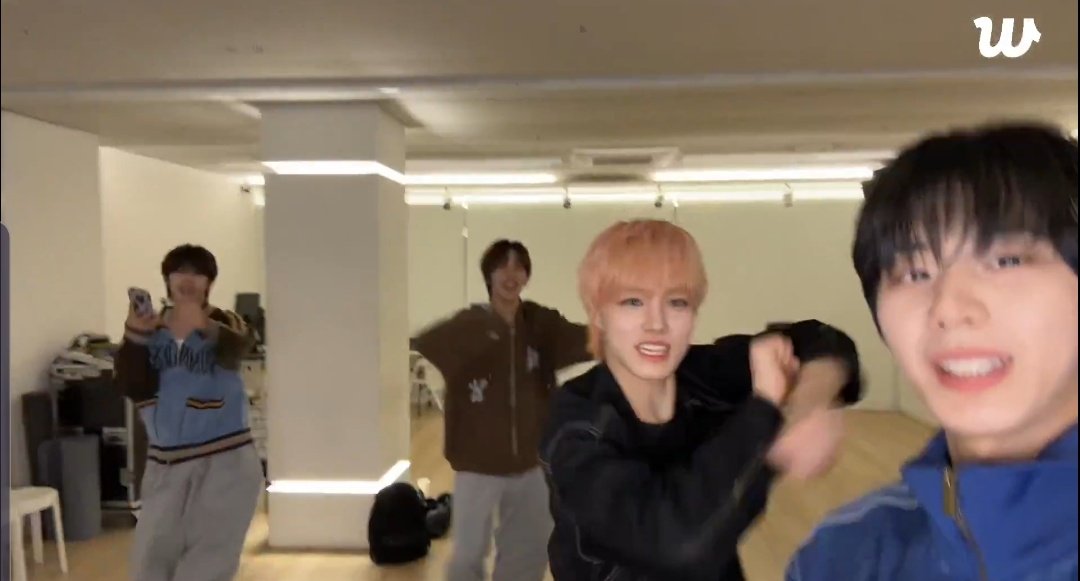 eli, sn 🍯 ✦≽^•⩊•^≼✦ tweet media