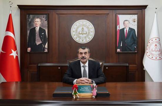Dün Şanlıurfa, bugün Kahramanmaraş! 

Okullarımızın içine kadar giren o kanlı namlular; sadece öğrencilerimize ve öğretmenlerimize değil, doğrudan Türk devletinin istikbaline ve huzuruna yönelmiş alçakça bir suikasttır.

Bu kanlı eylemleri planlayıp teşvik edenlerle, Sayın