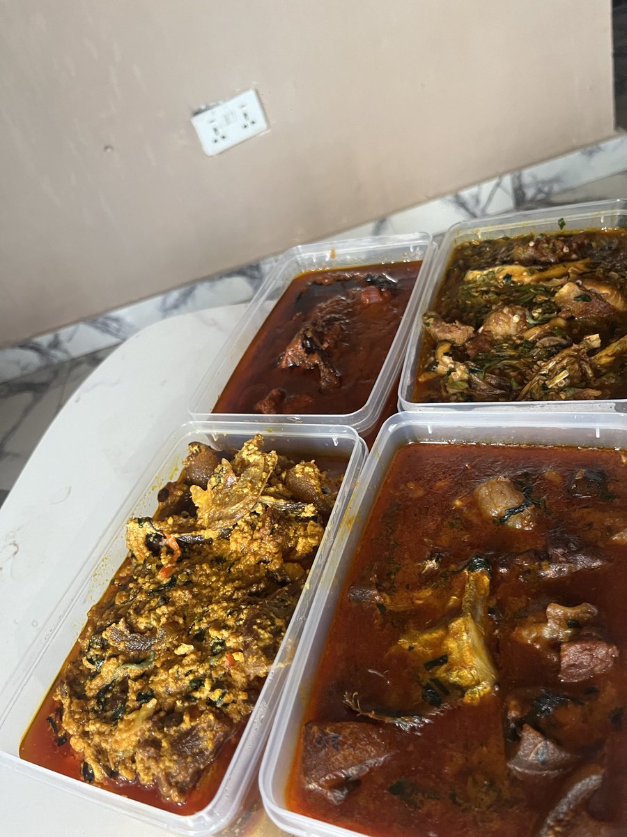 Nsek_Princess's tweet photo. I no get money, but I de cook like mad 😍🔥 https://t.co/aDBQeHsar7