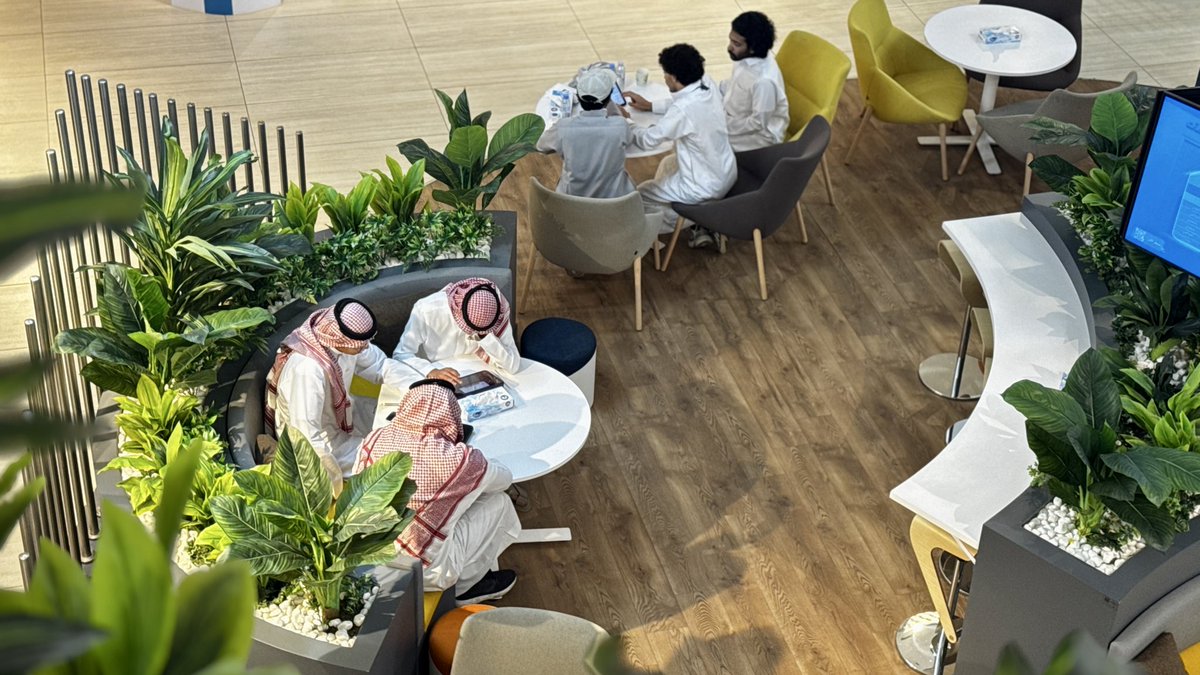 Rawabihz's tweet photo. انطلاق بطولة كلية الحقوق ضمن برنامج #ميدان_العدل في جامعة طيبة . 

القضية الافتراضية على الطاولة….  
والكلمة الان لمن يملك الحجة الأقوى 🔥 https://t.co/5ecRNTaevo