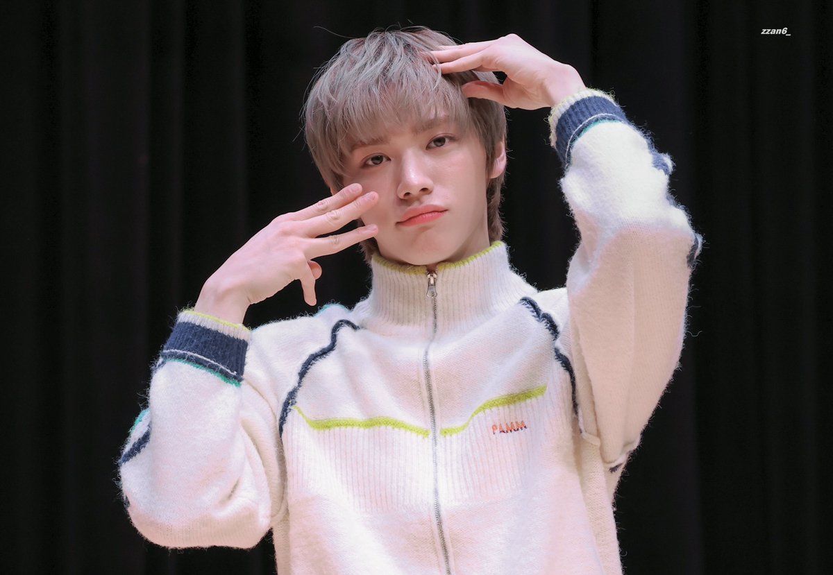 zzan6_'s tweet photo. 241123 언제나 더 많은 사랑과 좋은 말들이 네 앞에 가득하길! 생일 정말 축하해 🎂🎶✨😆✨🎶🎂

#WHIB #휘브
#JINBEOM #진범 https://t.co/kbKumPPE6P