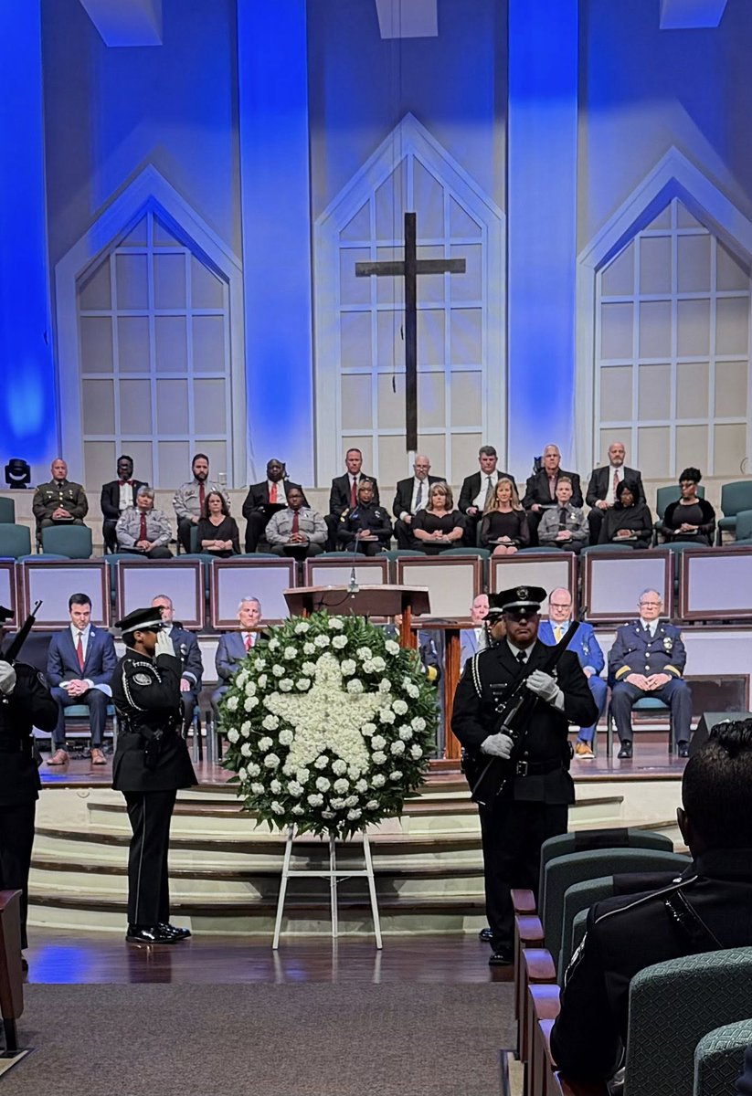 NCDOIFraud's tweet photo. Our Special Agents and Criminal Attorneys recently had the honor of attending the 41st Annual NC Peace Officers’ Memorial Ceremony in Greensboro to honor officers who died in the line of duty. It served as a solemn reminder of the dangers law enforcement officers face each day. https://t.co/qPIW5LnMJr