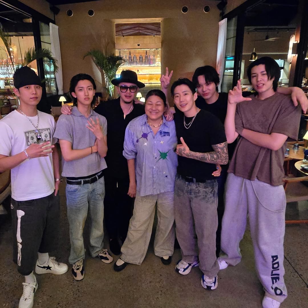 JwalkerzThailand tweet media