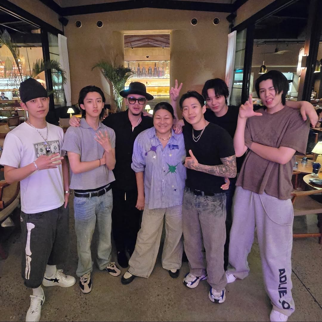 JwalkerzThailand tweet media