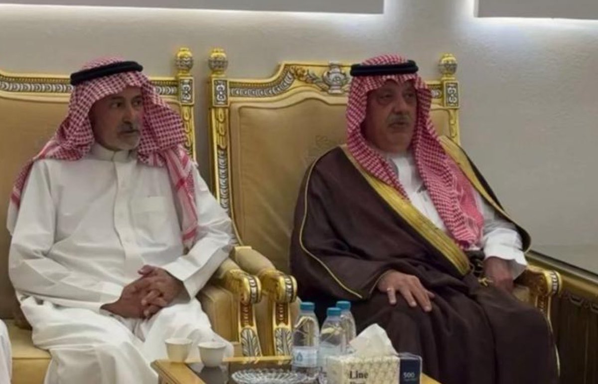 Otaibah_alhila's tweet photo. قدم صاحب السمو الملكي 
الأمير : متعب بن عبدالله بن عبدالعزيز ال سعود 
واجب العزاء في الفقيد اللواء : سلطان بن ملافخ 
وذلك في منزلهم بالعاصمة الرياض https://t.co/zhMaYVyqBO