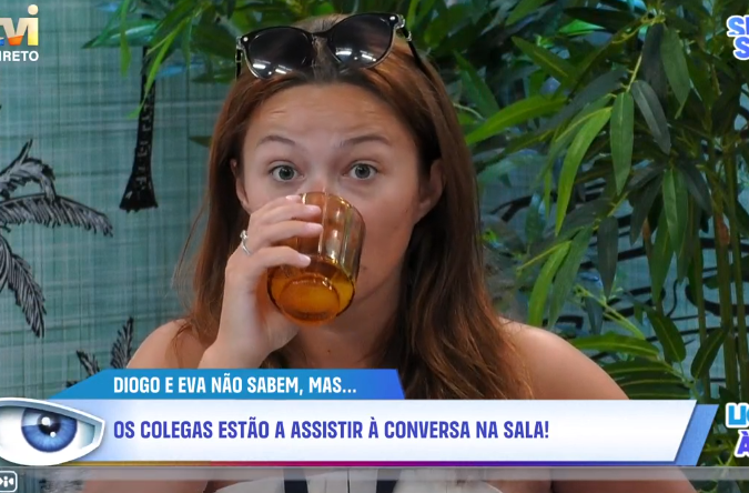 ''tu darias o premio a uma pessoa que conheceste ha duas semanas''
SEU PORCO TU DEITASTE FORA UMA RELAÇAO DE 5 ANOS PARA TE ENVOLVERES COM UMA PESSOA QUE CONHECESTE HA SEMANAS
#sstvi