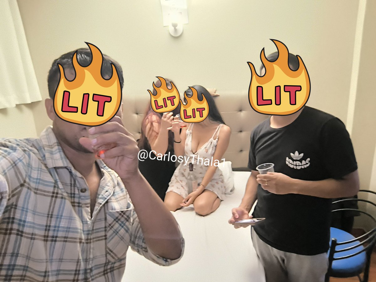 Carlos y Thalía 🍍 tweet media
