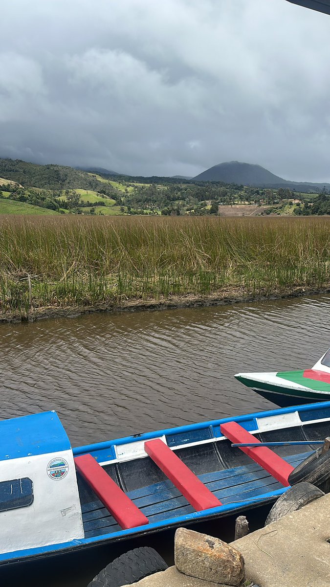 Obernalb's tweet photo. Que tanto han desplazado la laguna la Cocha para construir @infopresidencia https://t.co/Y1XZLs1Cib