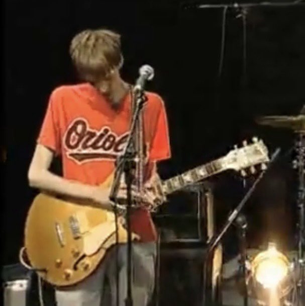 Feather vs Brick tweet media