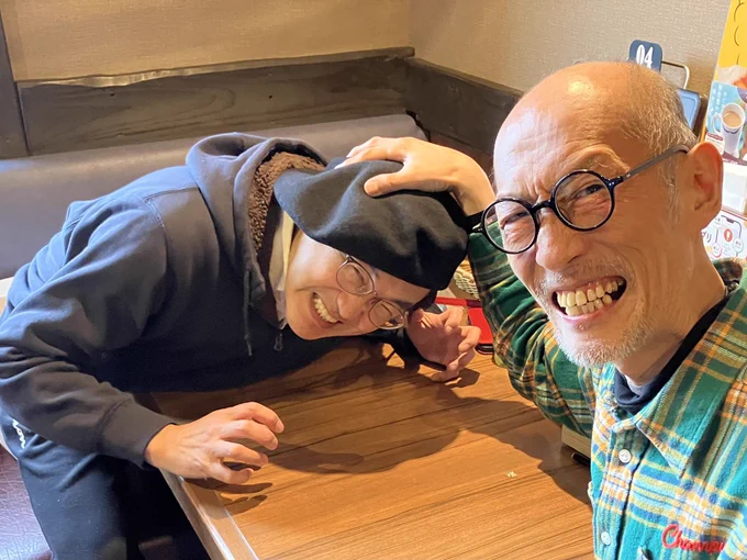 で、忙しそうな店員さんをわざわざ呼んで撮ってもらったのがコレ!最後までメイワクをかけて申し訳ありませんでした!
