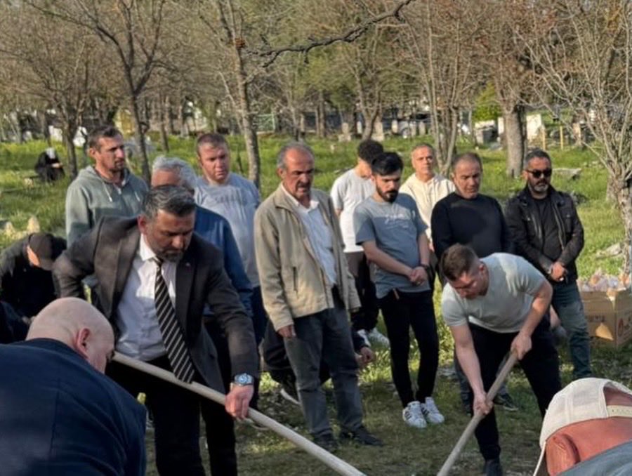 Yönetim Kurulu Üyemiz Mustafa Karayel’in kıymetli babası Ahmet abiyi Hakk’a uğurladık.

Merhuma Allah’tan rahmet; başta Mustafa Karayel olmak üzere ailesine ve yakınlarına sabır ve başsağlığı diliyoruz.