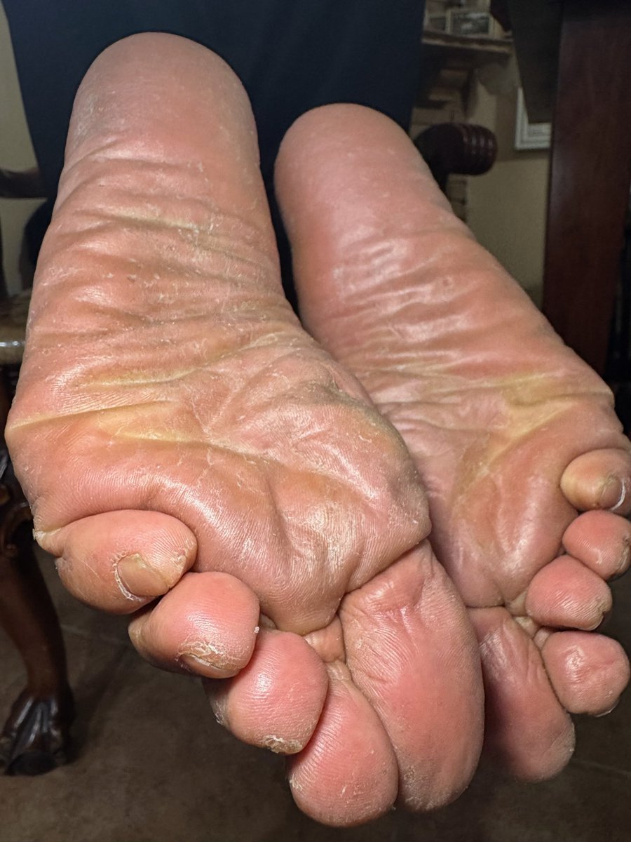THE STINKY👣 QUEEN Sz11 tweet media