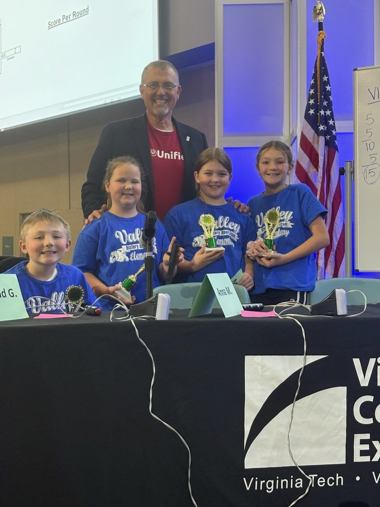 VIESBulldogs's tweet photo. Congratulations to our Fourth Graders who were the runner-ups in the Washington County History Bowl!📜🚂📚 We are so proud of all of your hard work and dedication. Thank you to Mrs. Rutledge, their coach and teacher, who worked to get them ready for today. GO BULLDOGS🐾! https://t.co/wwFvGDYblc