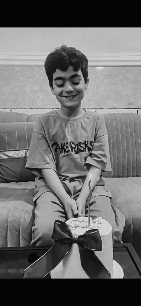 اسم معصوم مفقودالاثر ما رو باید دنیا بشنوه.
هشتگ بزنید

#ماکان_نصیری
#Makan_Nasiri
#MissingchildofMinab
#MinabSchool