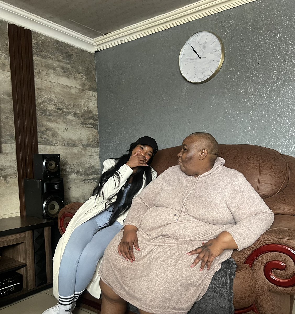 ms_ttshabalala's tweet image. She’s amazing. Being around her felt like home… I didn’t want to leave 🥺❤️✨
Ei, I still don’t want to leave 🤭 she’s the kind of person who feels like comfort in human form… a real-life teddy bear 🧸  mmmmwaaah!