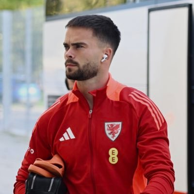 MOULOSS ⚽️ tweet media