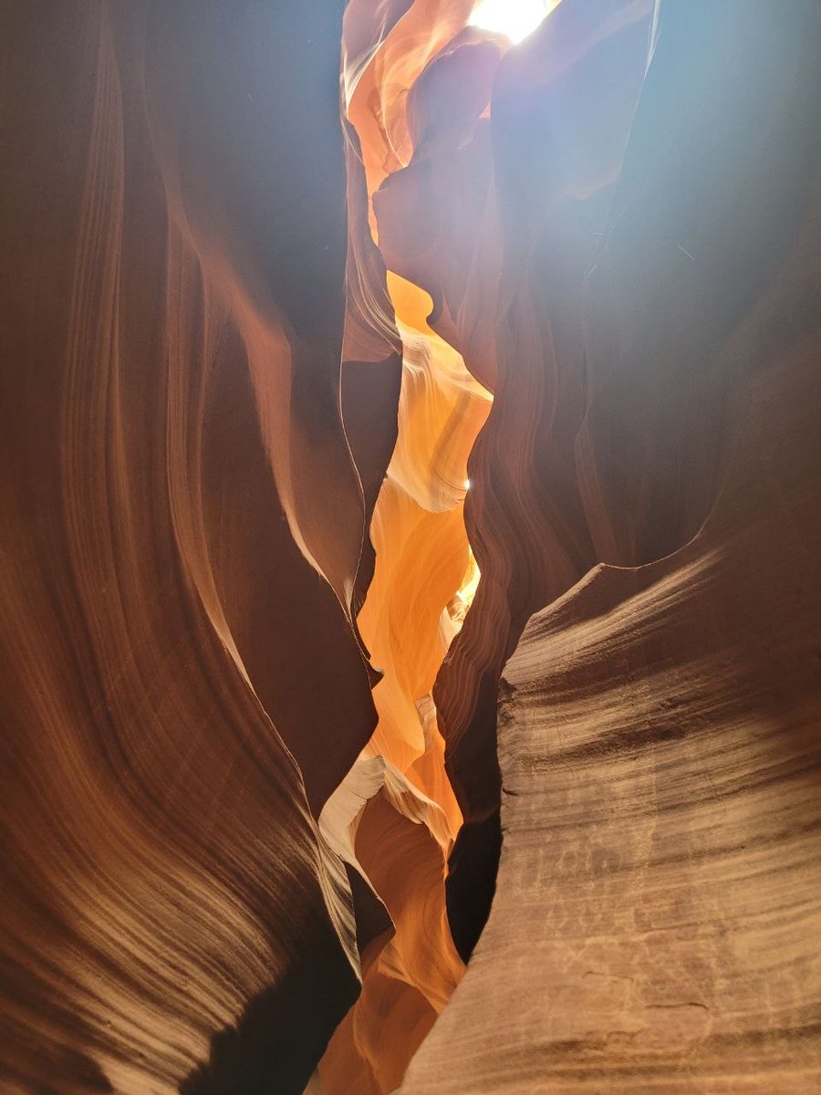 divyesh_sinh's tweet image. Deep within the earth, discover the most graceful curves and the most vibrant colors.
#NaturalWonders #GreatPhotoSpots #RoadTripThroughTheWesternUS