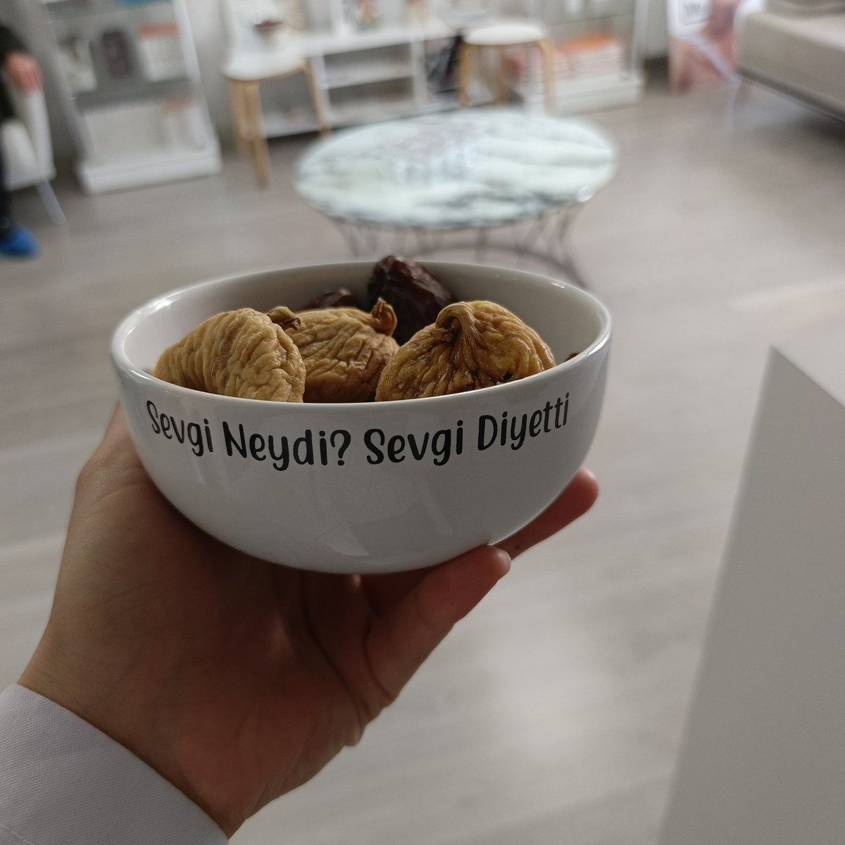 uhre__'s tweet photo. Sevgi neydi? https://t.co/xTdtK8Etia