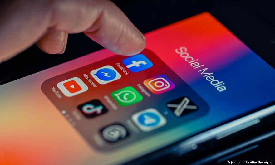 Daily Romania tweet media