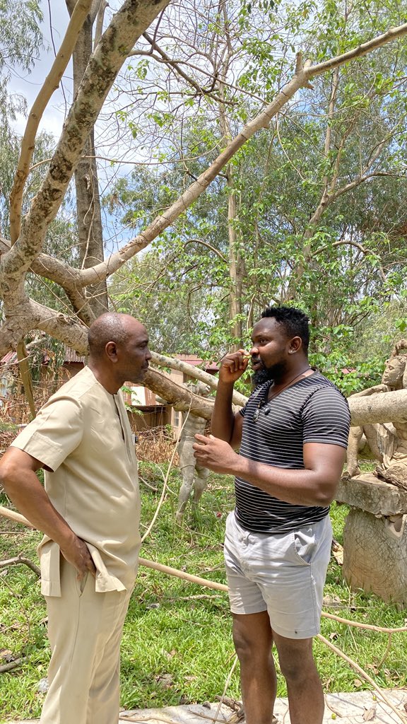 DoskyArtQuest's tweet image. With the Dean of the Institute of Management and Technology Art School, where nature meets creativity and new inspiration is born.

#DoskyArtQuest #ArtEducation #CreativeImpact #ArtInNature #Sustainability