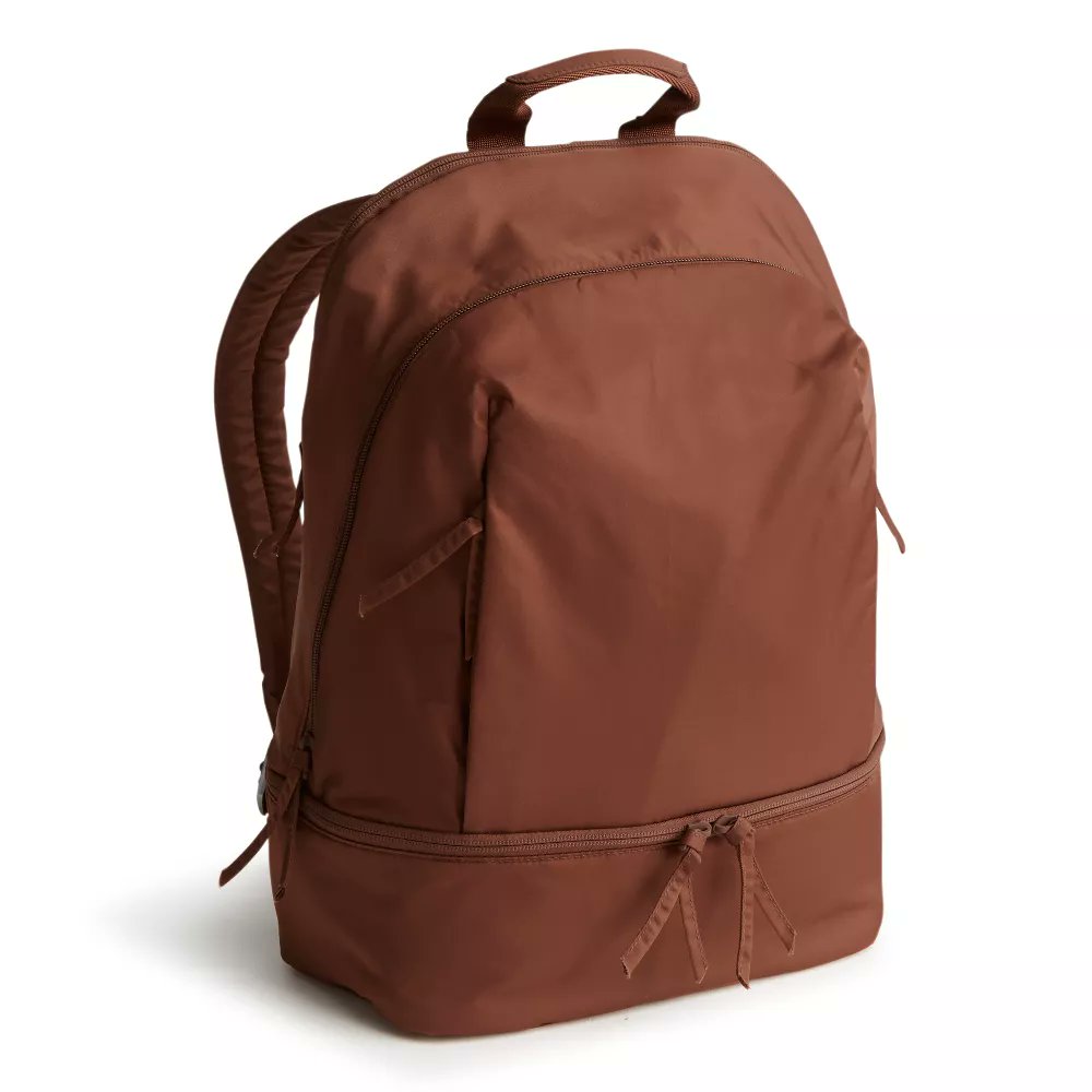 lisalee1391965's tweet image. Vera Bradley Women's Nylon Chancery Backpack Cinnamon 
#womensbackpack #womesaylonbackback #ciamonbackpack #target 

target.com/p/vera-bradley…