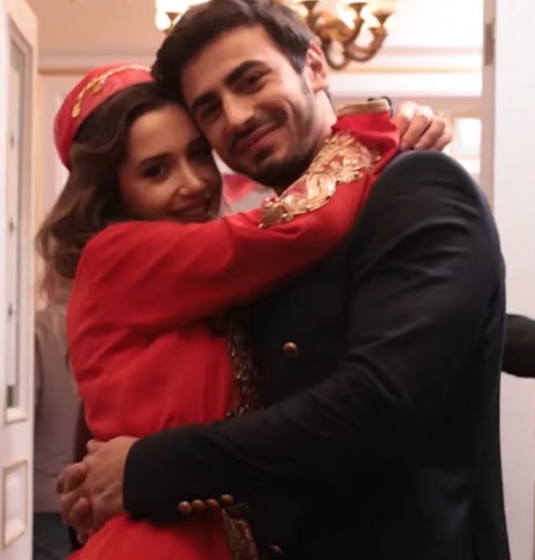 fαɾzαɳα tweet media