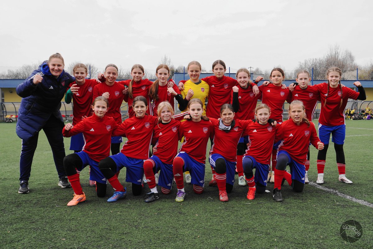 W sobotnie popołudnie dziewczynki z zespołu U-13 dokonały prawdziwej sztuki. Do przerwy przegrywały 1:3, by po zmianie stron pokonać GKS Katowice 4:3! I to na wyjeździe 🔥🔥

Brawa za skuteczność i prawdziwy rakowski charakter! 🔴🔵

📸 Marcin Maciąg
