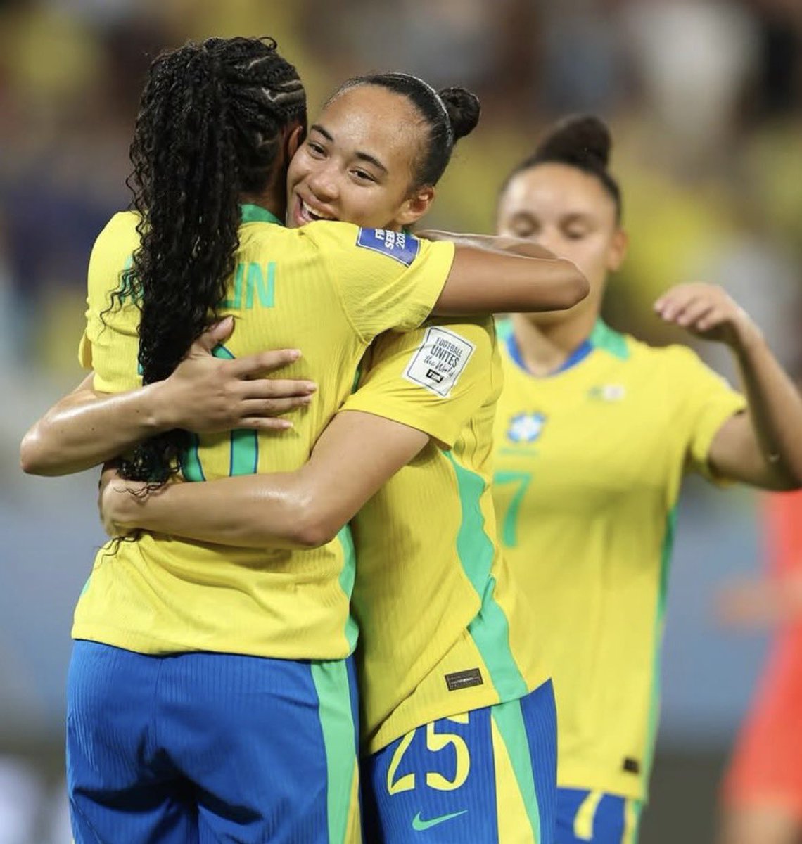🗣️Aline Gomes: “No ano passado, poucas pessoas sabem, porque eu sou muito reservada, sou muito tranquila, mas para mim foi um momento muito difícil nos Estados Unidos, principalmente por não estar jogando. Fiquei um ano praticamente buscando oportunidade, buscando alternativa,