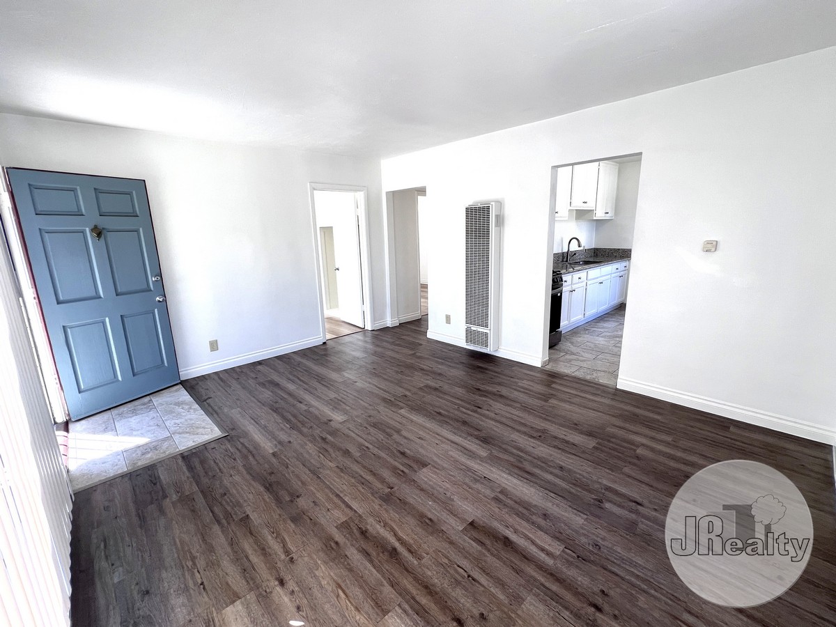 jrealty's tweet image. 4431 W 166th St, Lawndale, CA 90260 

For showing: jrealty.rentkabob.com/rental?a=4431_…

#JRealty #PropertyManagement #Lawndale #duplex #forrent #forlease

Listed by Dylan Gallagher DRE# 02036528