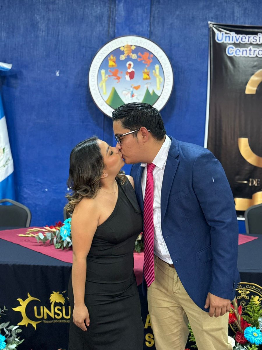 marijo_acc's tweet photo. Oficialmente Ingeniera Agroindustrial 🎓✨y mi futuro esposo como padrino ♥️🎓

Te amo mucho, gracias por siempre apoyarme para alcanzar mis metas♥️ https://t.co/LPCN8pdLXd