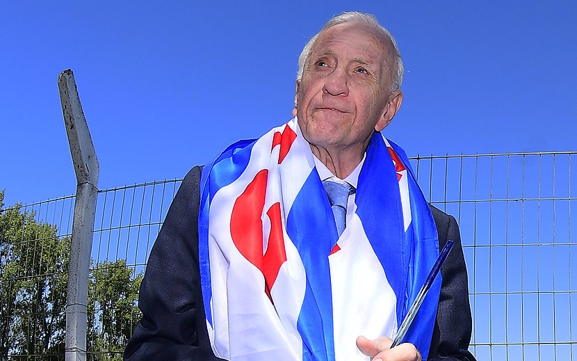 <a href="/realmadrid/">Real Madrid C.F.</a> QEPD
José Emilio Santa María
Gloria del Club Nacional de Football 🔵⚪🔴