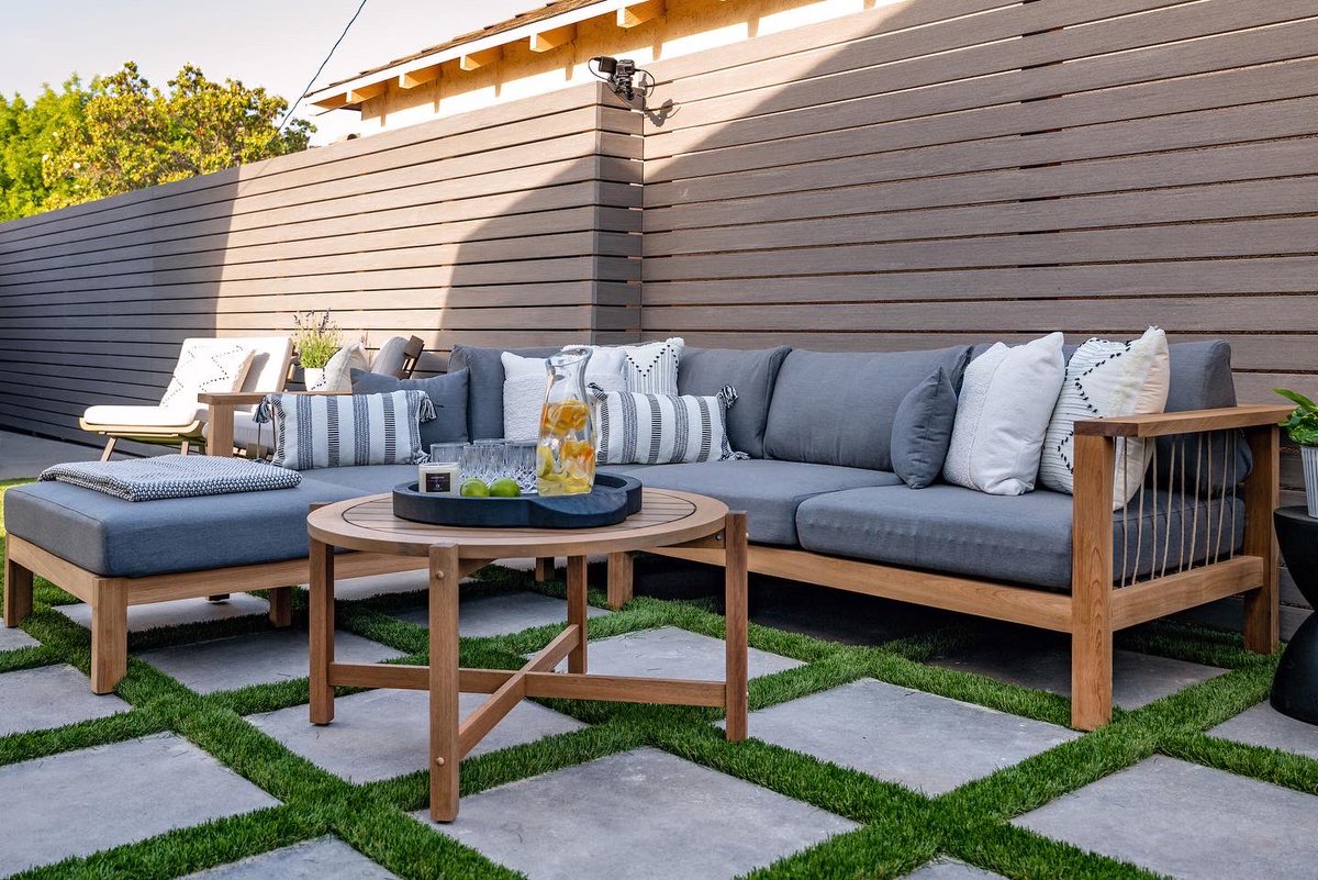 According to the NKBA 2026 Bathroom Trends report, 79% of trade professionals surveyed strongly agree there is an increased demand for porcelain flooring that looks like marble and is low maintenance. Via <a href="/emsertile/">Emser Tile</a> 

Did you know? We carry porcelain tiles.
TileEverything