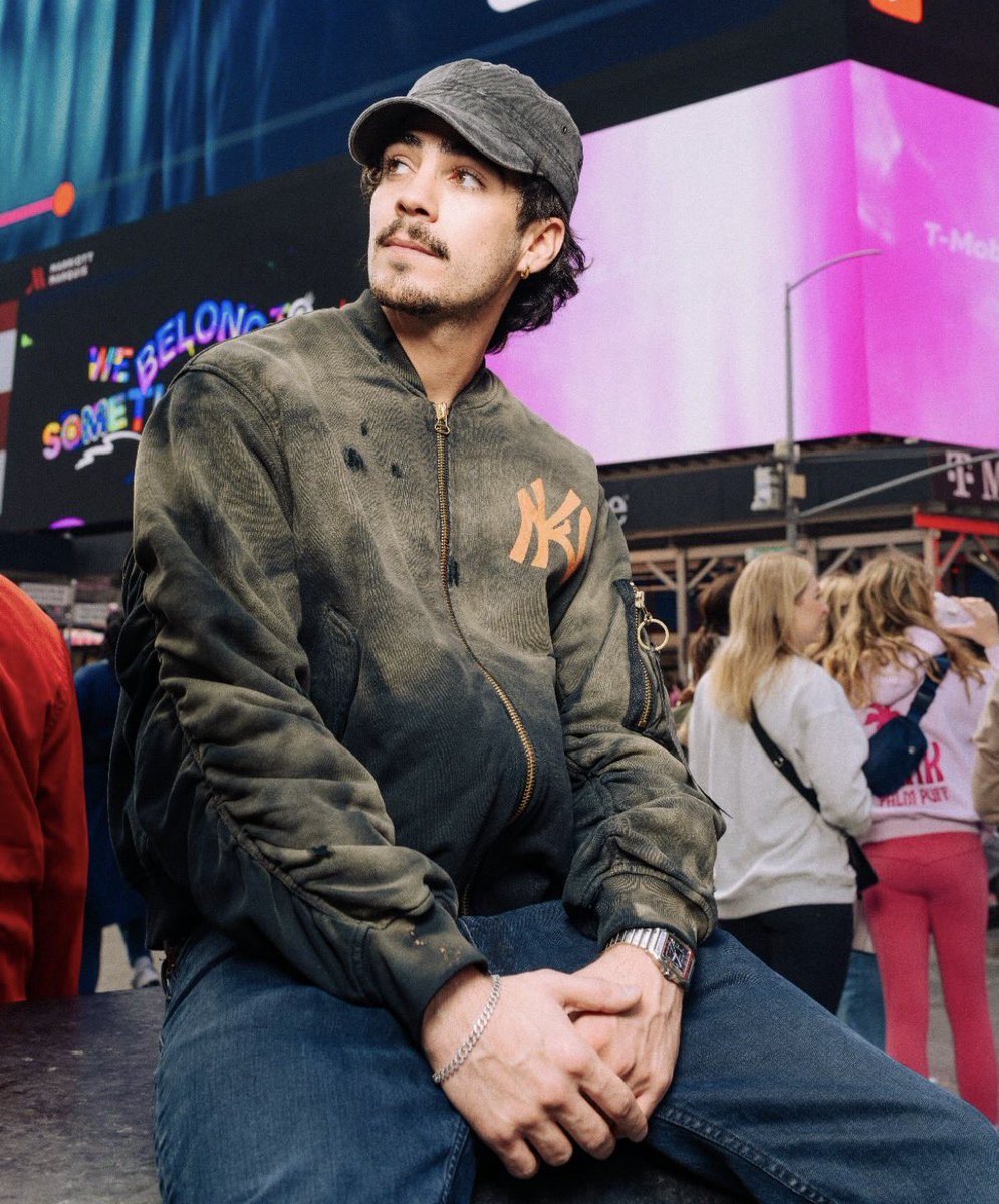 ana˙⋆✮ tweet media